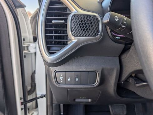 Used 2023 Kia Soul LX image 10