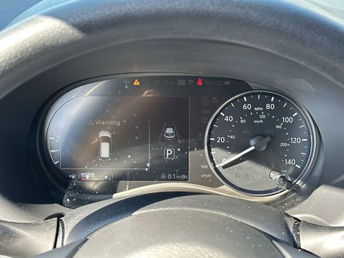 Used 2022 Nissan Kicks SV image 10