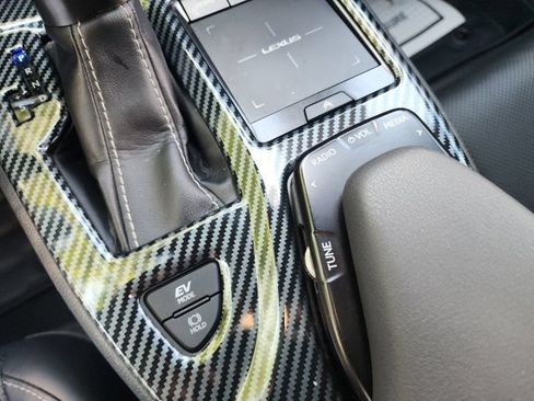 Used 2020 Lexus UX 250h w/ Premium Package AWD/4WD image 29