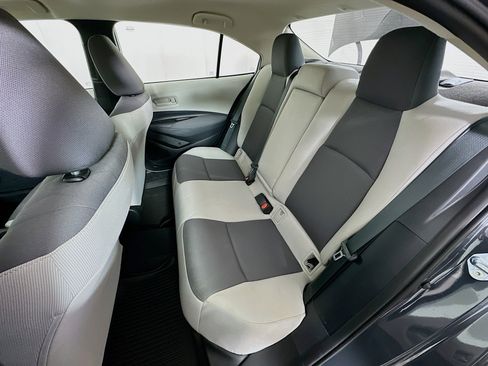 Used 2025 Toyota Corolla LE image 25