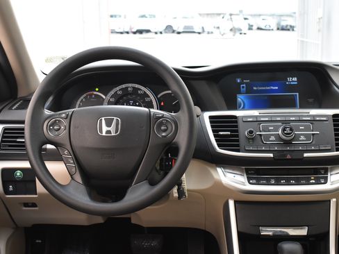Used 2013 Honda Accord LX image 28