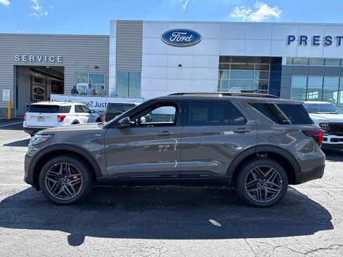 New 2026 Ford Explorer ST-Line w/ ST-Line Street Pack AWD/4WD image 3