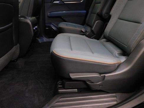 Used 2024 GMC Acadia AT4 w/ Luxury Package image 25