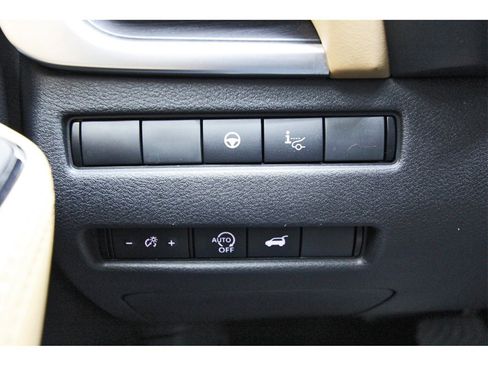 Used 2023 Nissan Rogue Platinum w/ Platinum Premium Package image 17