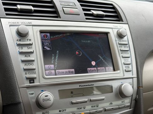 Used 2010 Toyota Camry XLE image 20