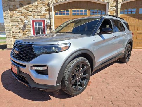 Used 2023 Ford Explorer ST-Line w/ Class IV Trailer Tow Package image 7