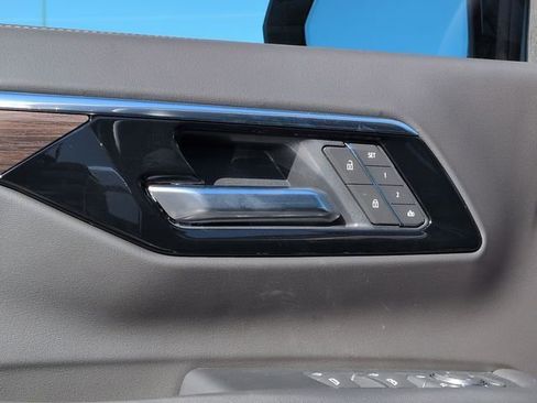 New 2026 Chevrolet Suburban Premier w/ Sun And Tow Package image 22