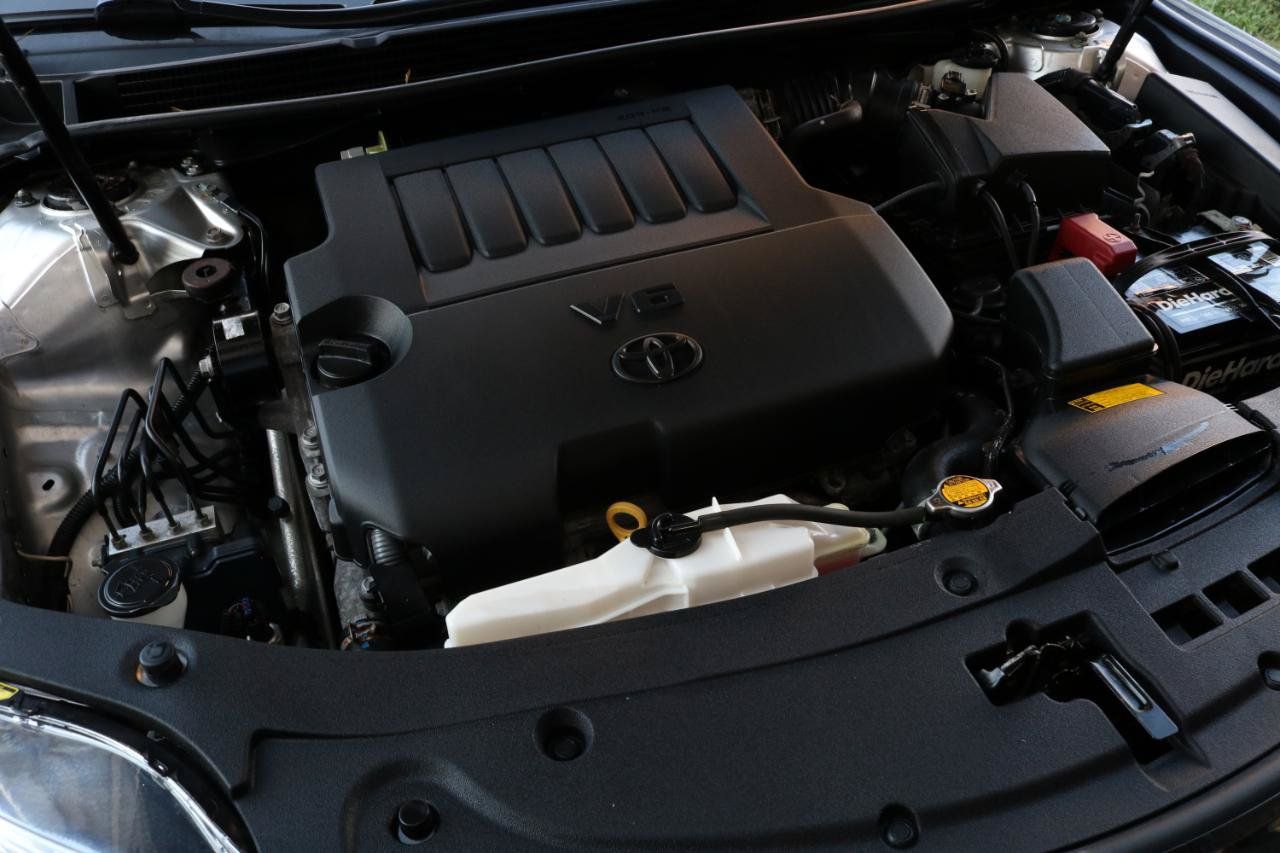 Used 2013 Toyota Avalon Limited FWD image 41