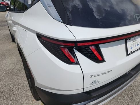 New 2025 Hyundai Tucson Limited image 7