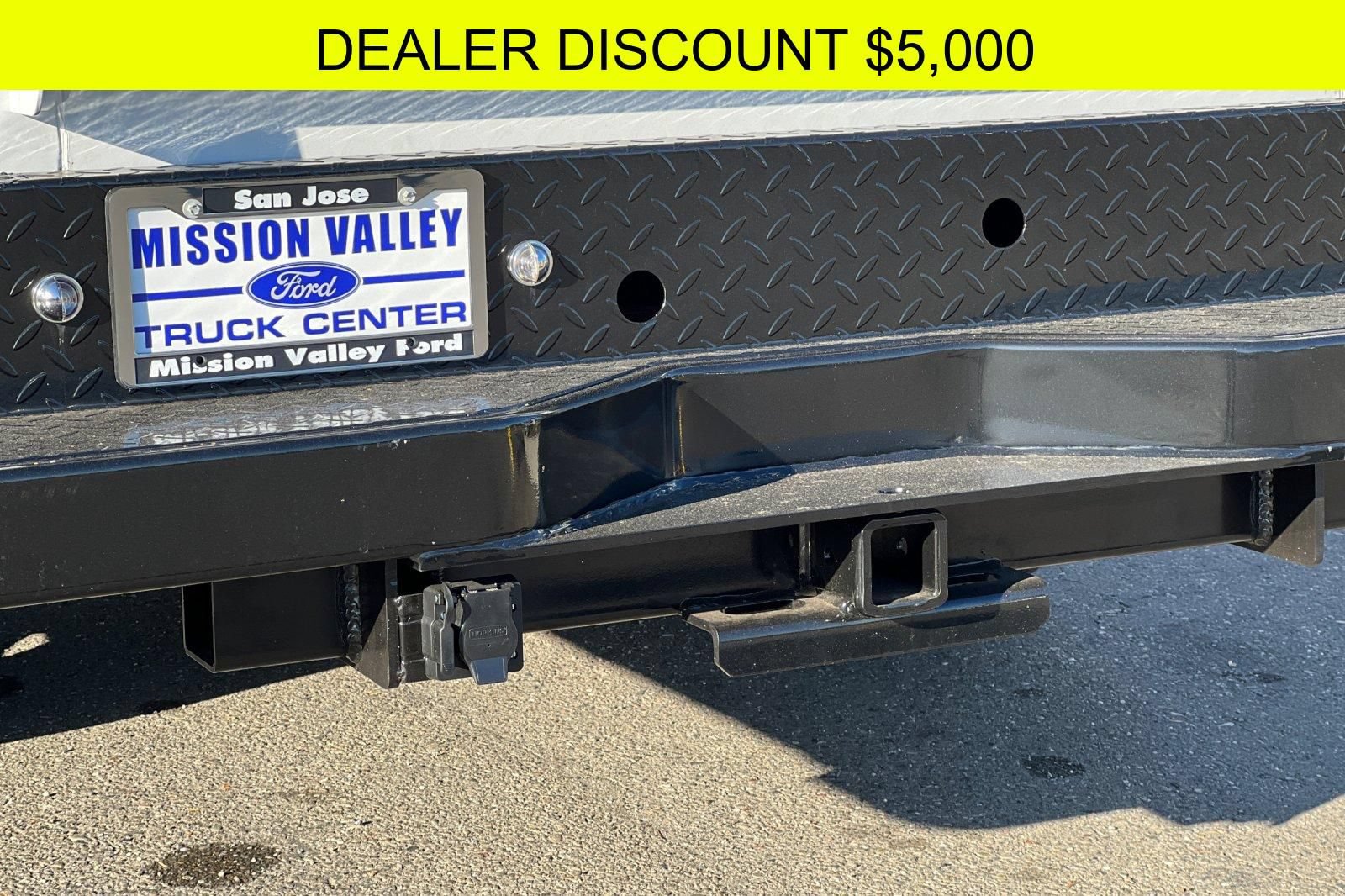 New 2025 Ford F350 XL w/ XL Chrome Package RWD image 18