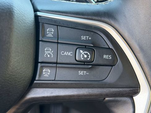 Used 2021 Jeep Grand Cherokee L Limited RWD image 26