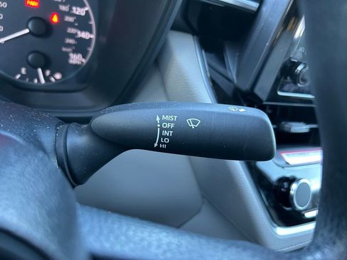 Certified 2024 Toyota Corolla Cross L image 20