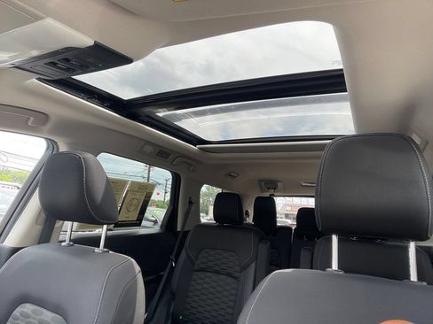 Certified 2022 Nissan Pathfinder SV w/ SV Premium Package AWD/4WD image 28