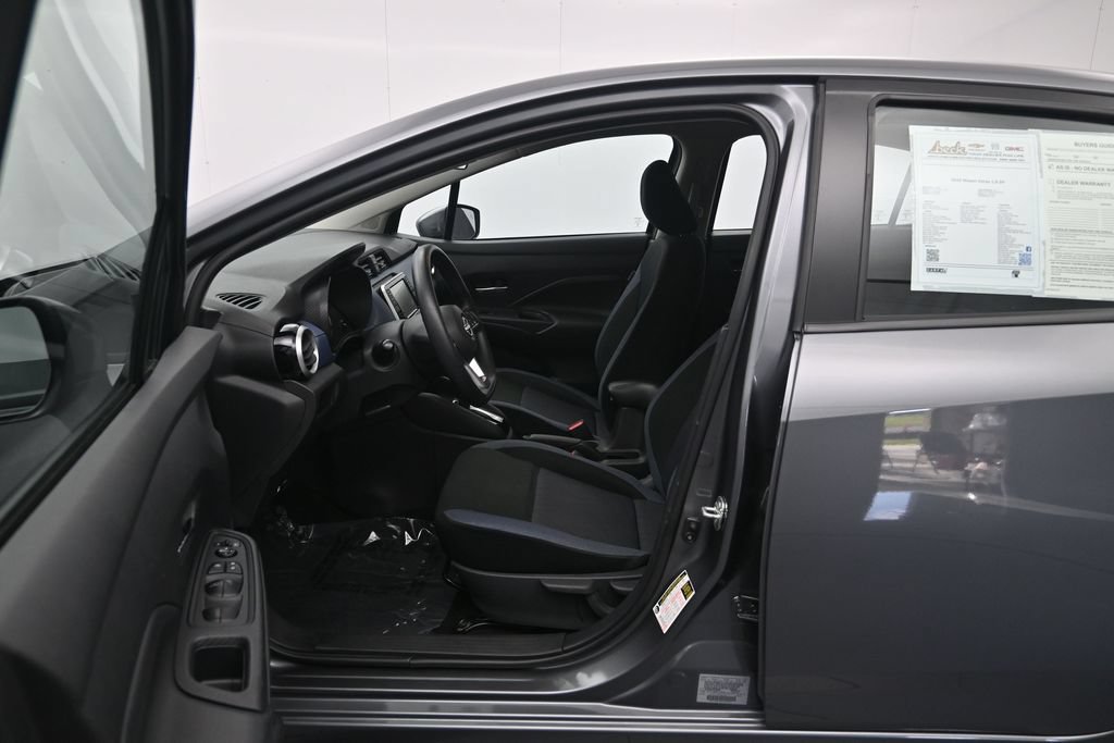 Used 2025 Nissan Versa SV FWD image 20