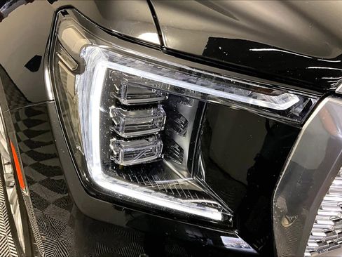 Used 2021 GMC Yukon XL Denali w/ LPO, Illumination Package image 28