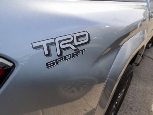 Used 2024 Toyota Tacoma TRD Sport image 12
