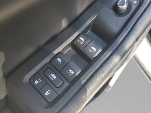 Certified 2023 Jeep Grand Cherokee Altitude AWD/4WD image 13