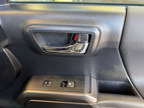 Used 2021 Toyota Tacoma TRD Sport w/ Technology Package RWD image 21
