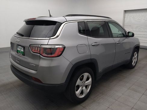 Used 2018 Jeep Compass Latitude FWD image 9