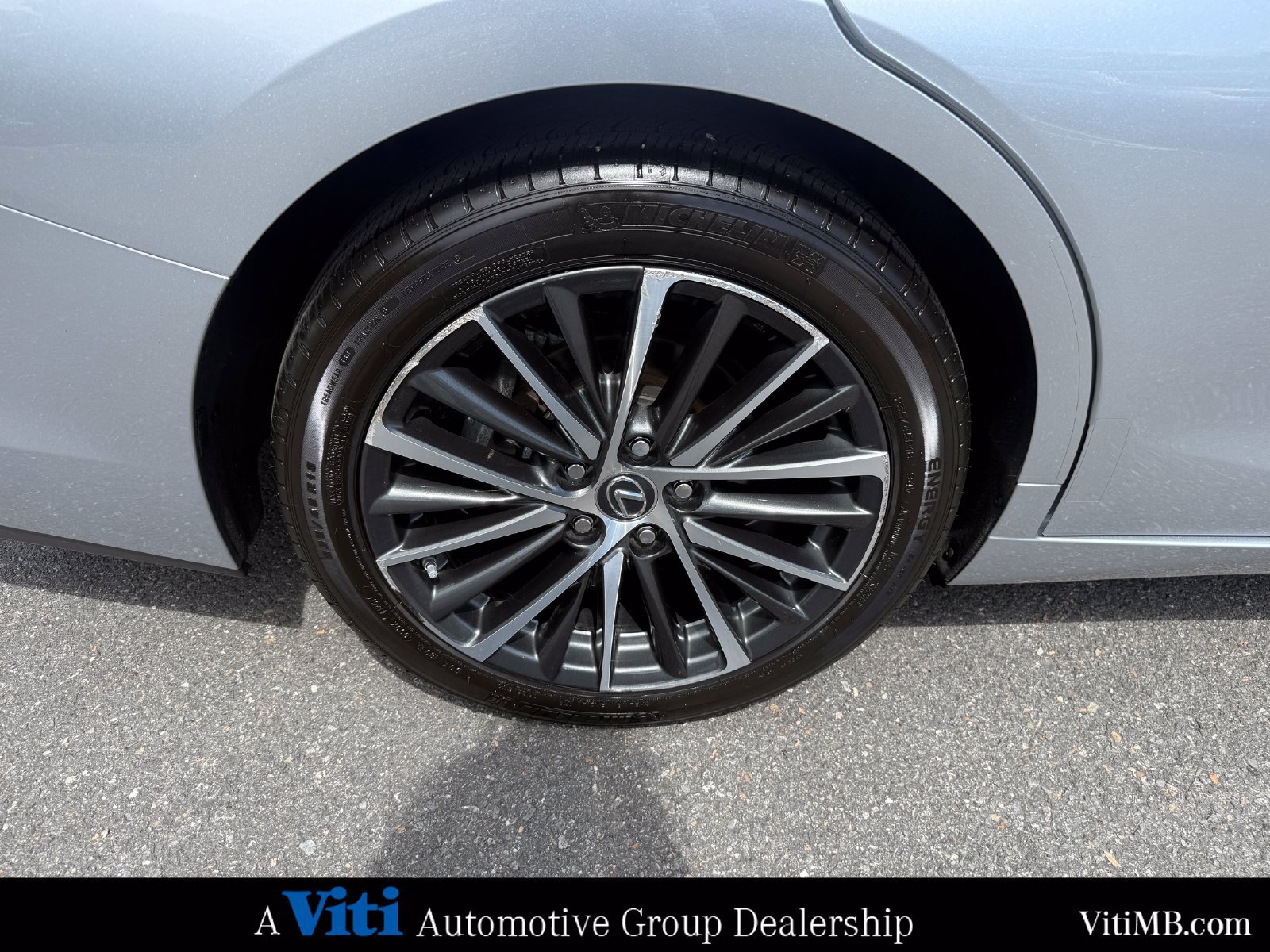 Used 2023 Lexus ES 350 w/ Premium Package FWD image 14
