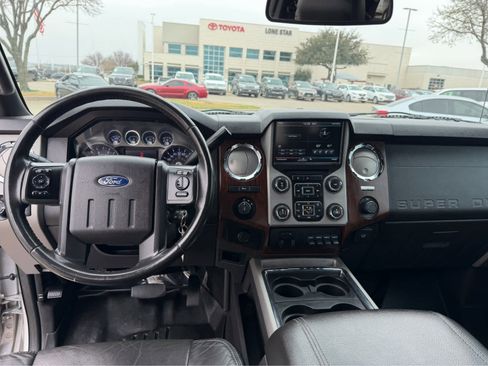 Used 2014 Ford F250 Lariat w/ Chrome Package image 11