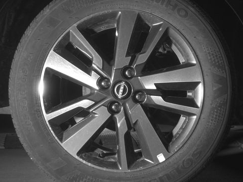 Used 2025 Nissan Versa SV image 15