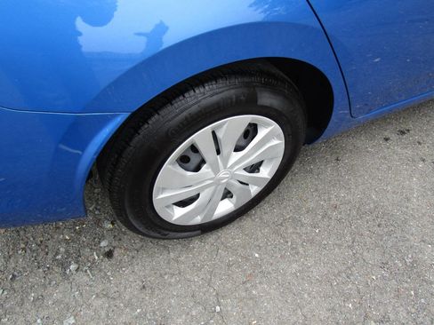 Used 2023 Nissan Versa S FWD image 28