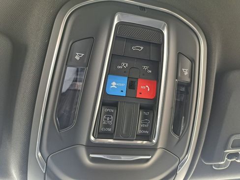 New 2026 Jeep Grand Cherokee Laredo X image 17