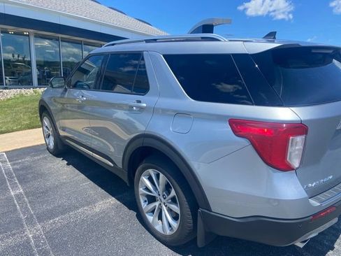 Used 2023 Ford Explorer Platinum w/ Technology Package AWD/4WD image 5