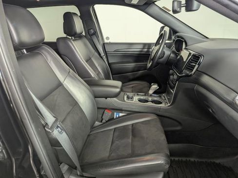 Used 2020 Jeep Grand Cherokee Altitude image 28