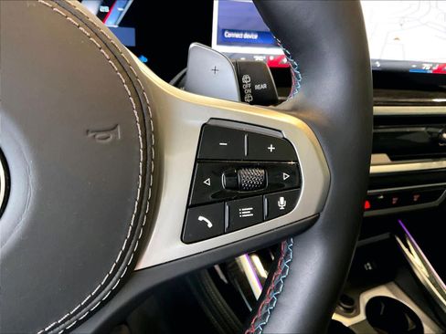 Used 2025 BMW X7 M60i image 22