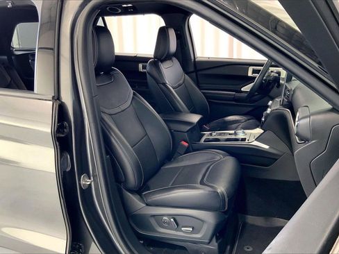 Used 2020 Ford Explorer ST w/ ST Street Pack image 16