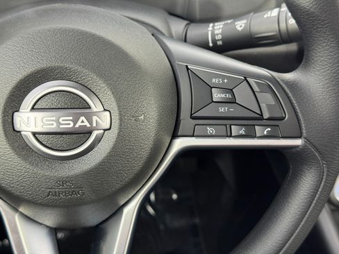 Used 2025 Nissan Leaf S image 20