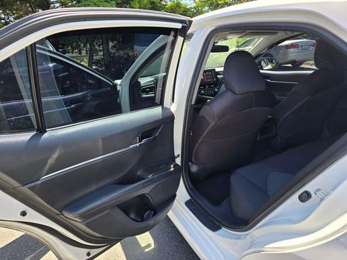 Used 2021 Toyota Camry LE w/ Carpet Mat Package (TMS) AWD/4WD image 9