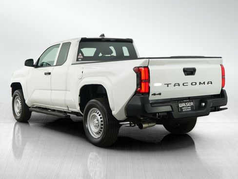 Certified 2025 Toyota Tacoma SR image 5