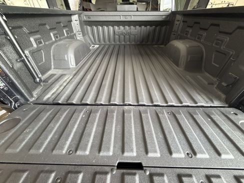 Used 2023 GMC Sierra 1500 SLT w/ SLT Premium Plus Package image 25