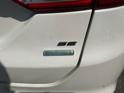Used 2018 Ford Fusion SE w/ Fusion SE Technology Package FWD image 28