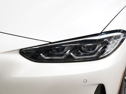 Used 2021 BMW 430i Coupe w/ Convenience Package RWD image 18