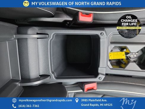 Used 2022 Volkswagen Tiguan SEL R-Line image 32