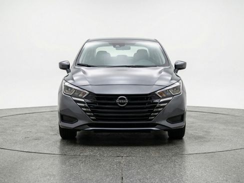 Used 2025 Nissan Versa SV FWD image 2