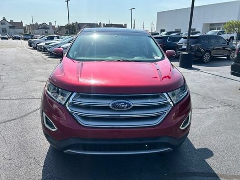 Used 2018 Ford Edge Titanium w/ Equipment Group 301A FWD image 3