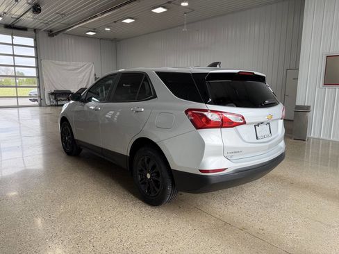 Used 2021 Chevrolet Equinox LS w/ LS Convenience Package image 3