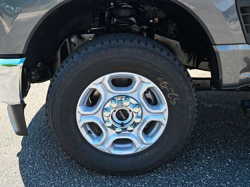 New 2026 Ford F250 XLT w/ XLT Premium Package AWD/4WD image 12