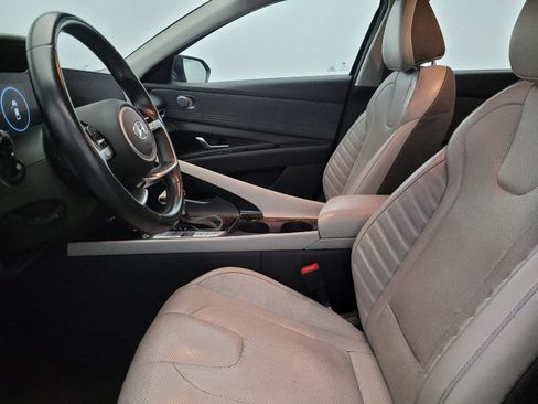 Used 2021 Hyundai Elantra Limited image 17