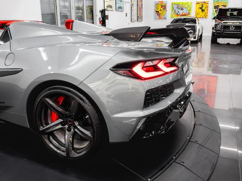 Used 2024 Chevrolet Corvette Z06 w/ Z07 Performance Package RWD image 37