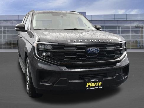 New 2025 Ford Expedition Active image 6