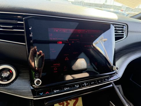 Used 2024 Jeep Wagoneer L Series III w/ Premium Group I image 45