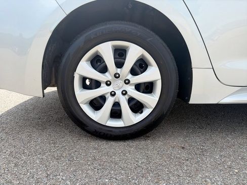 Used 2024 Toyota Corolla LE FWD image 34