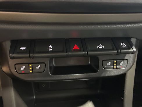Used 2015 Chevrolet Colorado Z71 AWD/4WD image 24