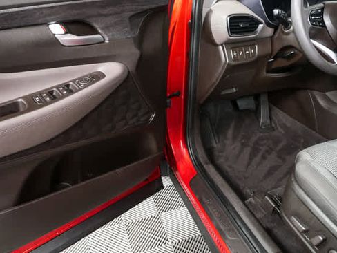 Used 2019 Hyundai Santa Fe SEL image 7